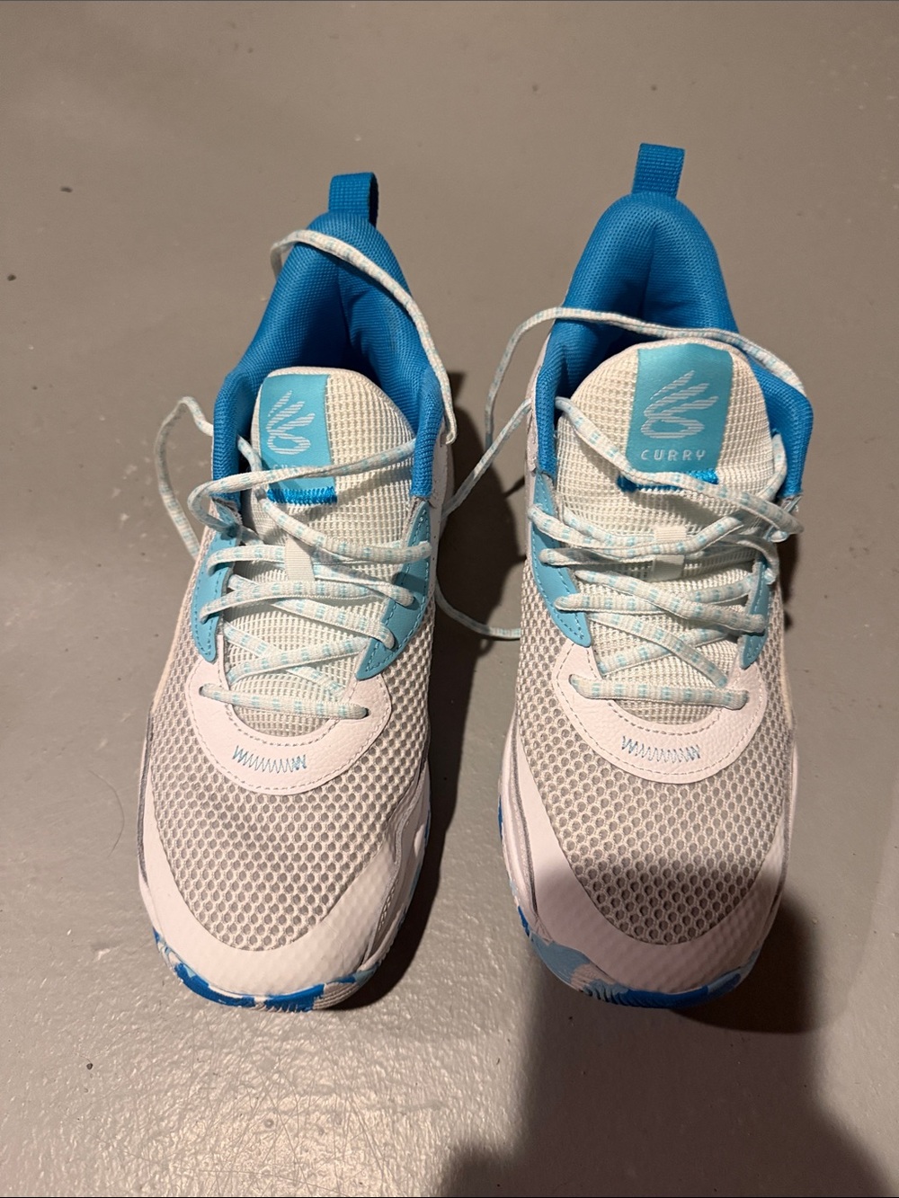 Under Armour Curry White & Blue Shoes - Size 7Y/8.5 Women’s